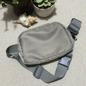 Unused Nylon Belt Bag-8x6-Gray-Multi Compartment